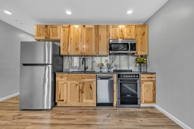Photo - 1408 Container Way
