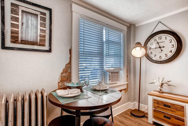 Photo - 1600 Boulder