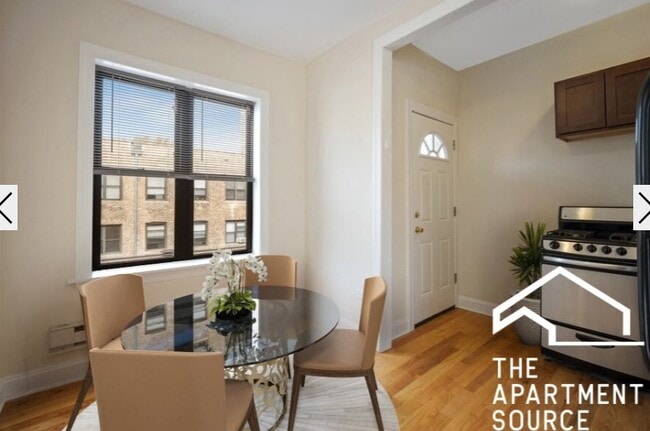 Photo - 3720.5 N Pine Grove Ave Unit 3