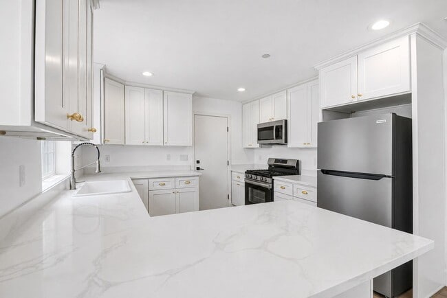 Photo - 16385 Valencia Ave Unit 2