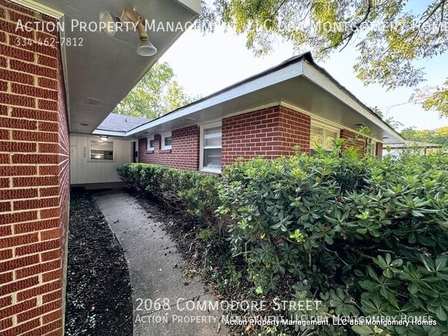 Photo - 2068 Commodore St