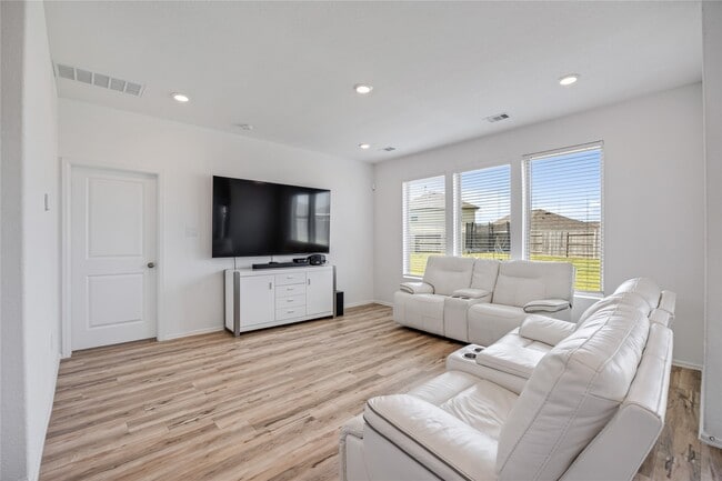 Building Photo - 7531 Greenbriar Cayon Ln