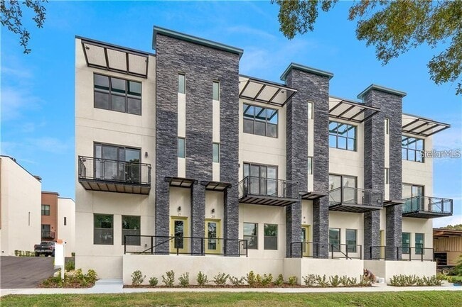 Building Photo - 4810 W McElroy Ave