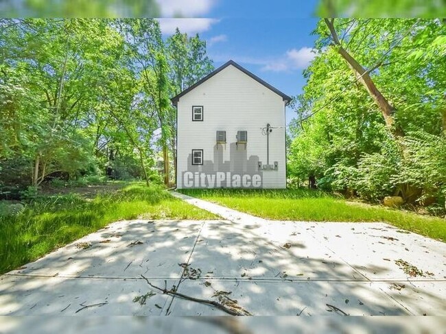 Photo - 1722 Ingram St