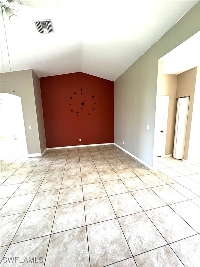 Photo - 286 Justene Cir