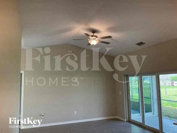 Photo - 920 NW Juanita Pl