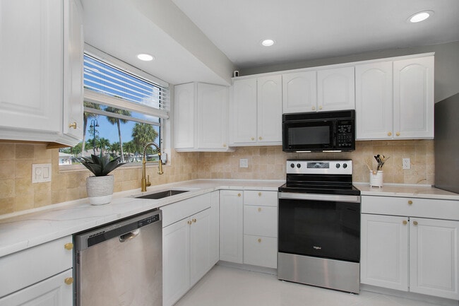 27 Pebble Beach Blvd