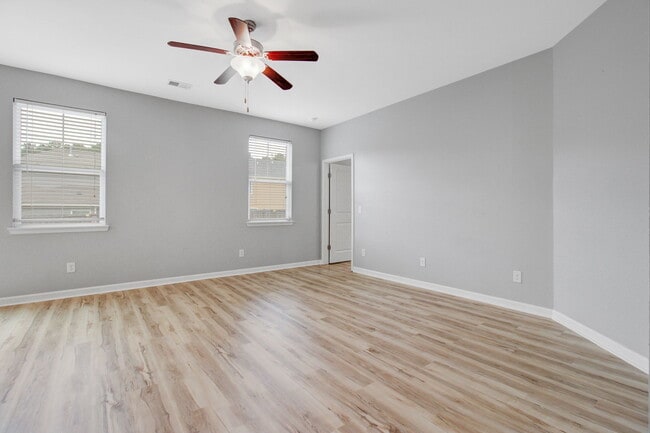 Photo - 403 War Admiral Ln
