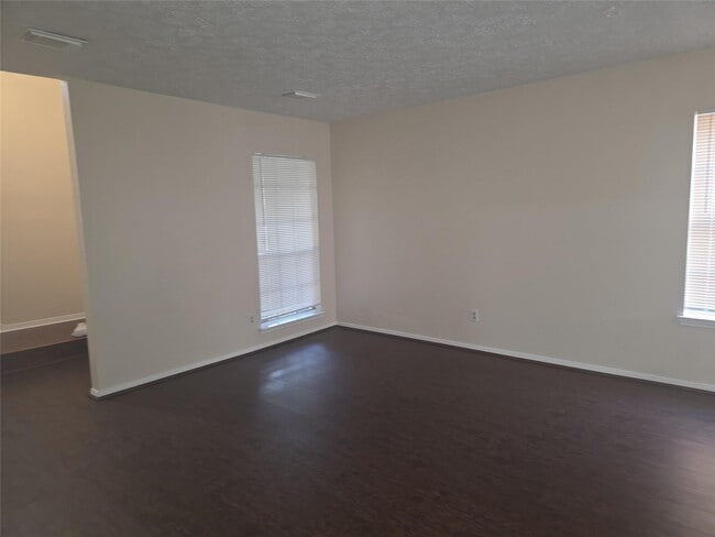 Photo - 1907 Summerfield Pl