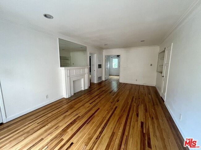 Photo - 1345 Masselin Ave