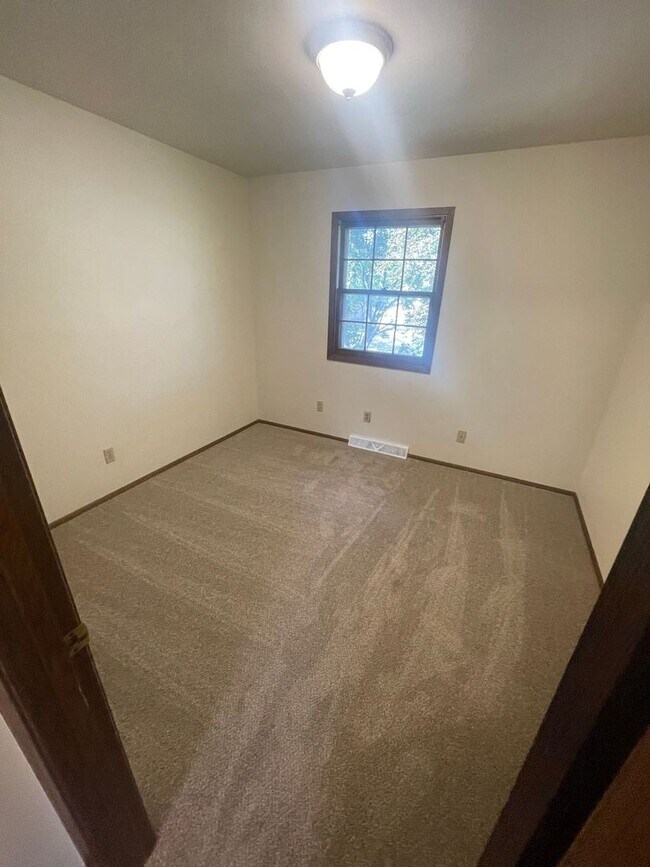 Photo - 2023-2025 Kilps Dr. (Duplex) Unit 2023