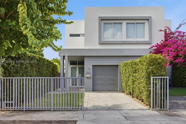 Photo - 2852 SW 32nd Ct