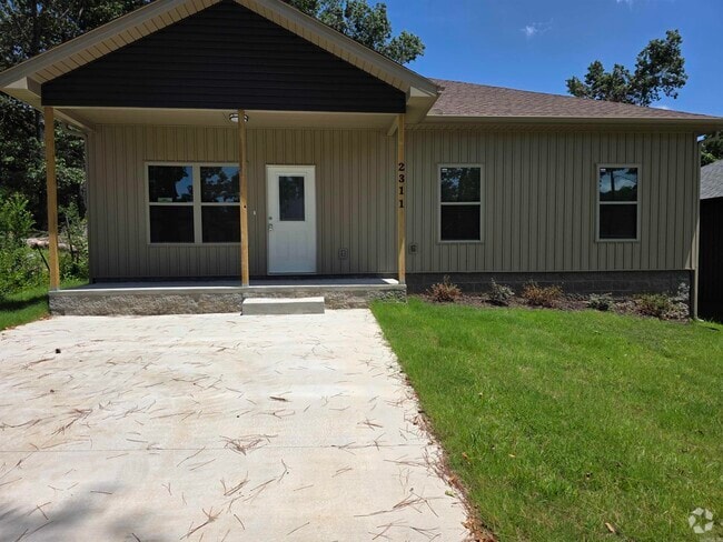 Building Photo - 2311 Nichols Rd Rental