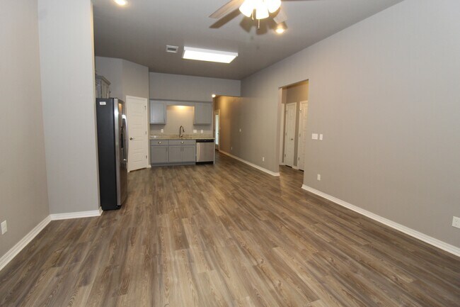 Photo - 182 E 2nd St