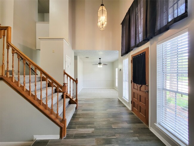 Photo - 8502 Canyon Pine Dr