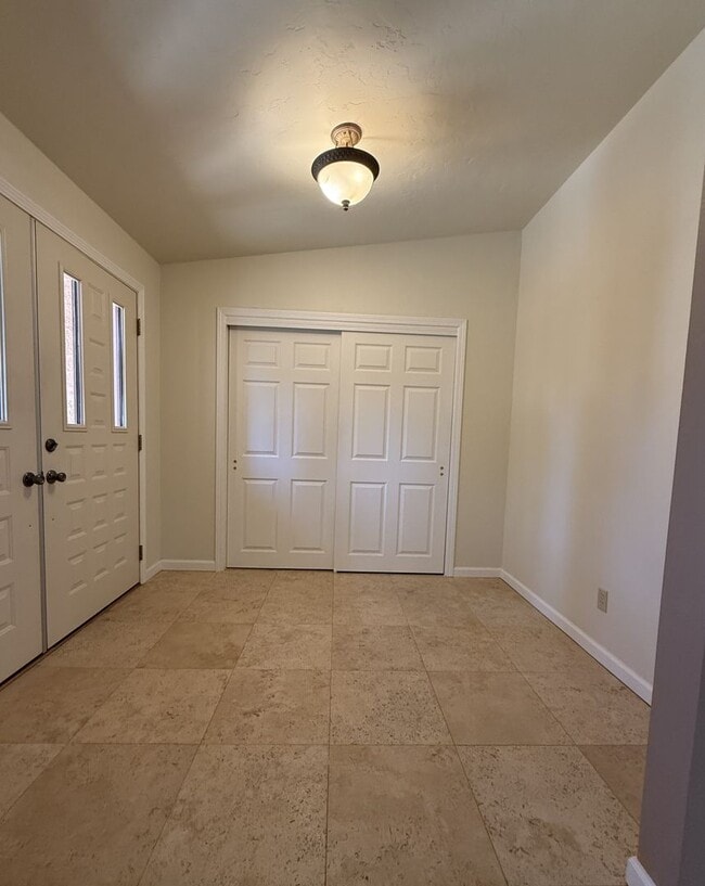 Photo - 3 bedroom, 3 bathroom home located in the ...