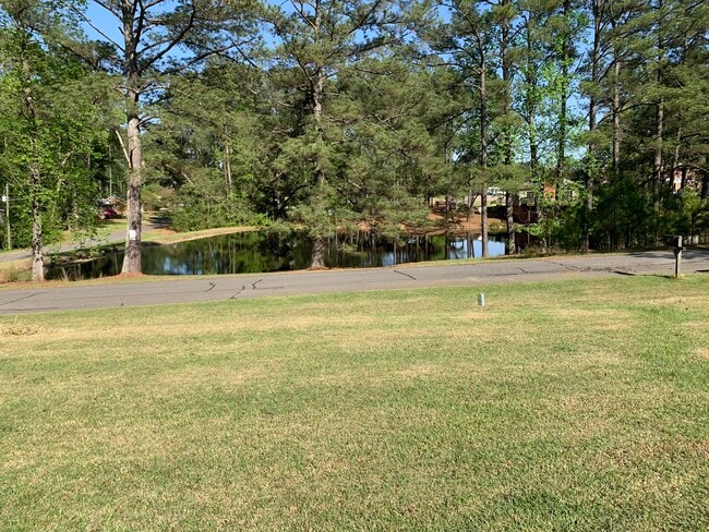 Photo - 207 McLeod Dr