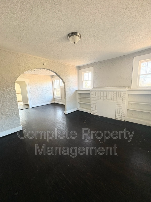 Building Photo - 512 81st St S