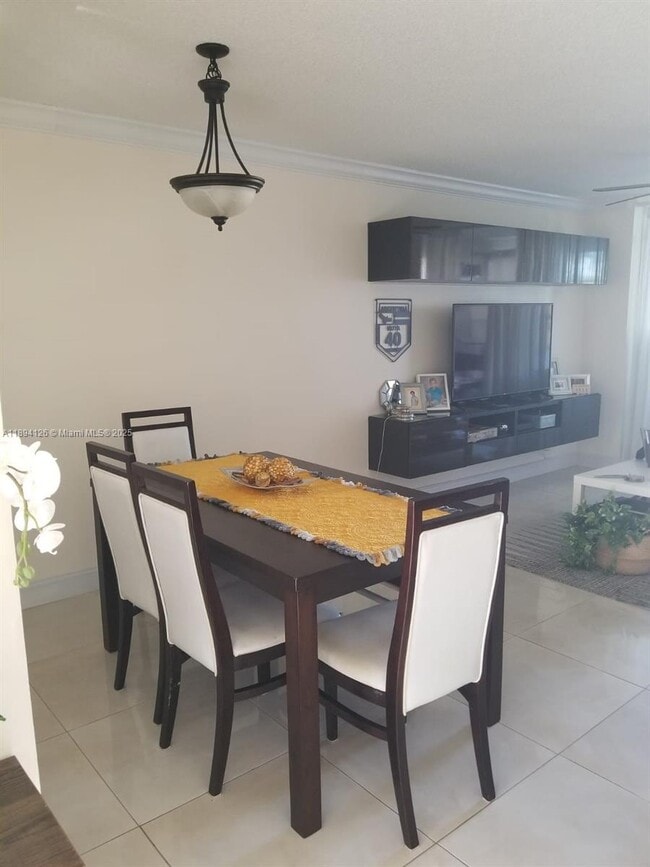 Photo - 8465 Sunrise Lakes Blvd Unidad 106