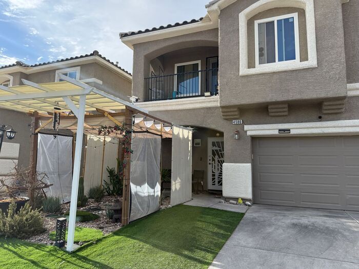 Photo - 4586 Tulipan Way