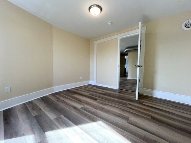 Photo - 86 Hawley St Unidad 4- 3rd Floor