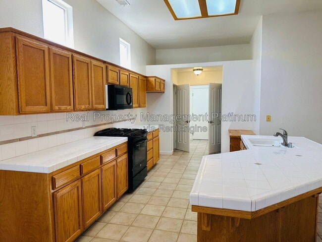 Photo - 2012 Riverview Dr