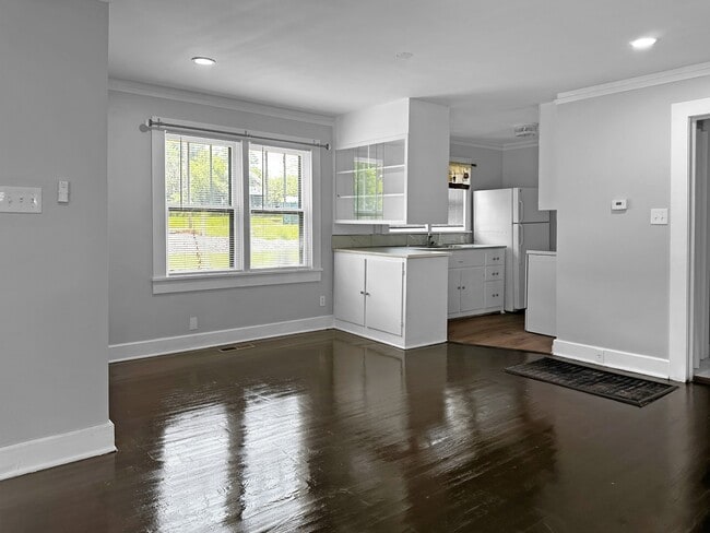 Photo - 322 W Irvine Ave