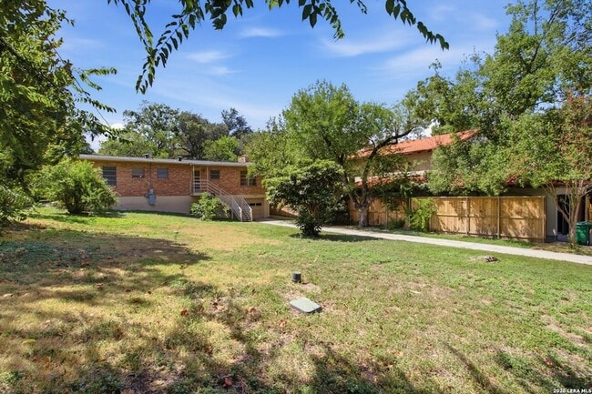 Photo - 207 Canyon Dr
