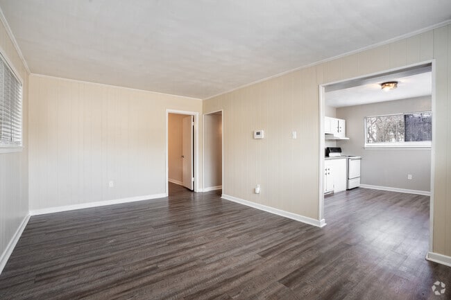 1BR, 1BA - 645SF - Dining Room