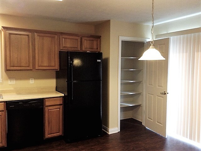 Photo - 1207 Meadowood Dr