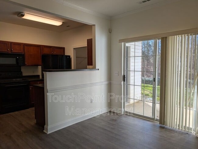 Photo - 2104 Sardony Ln