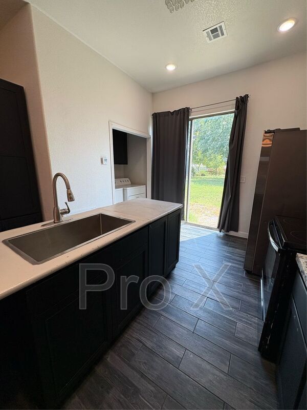 Photo - 2409 S Willard Ave