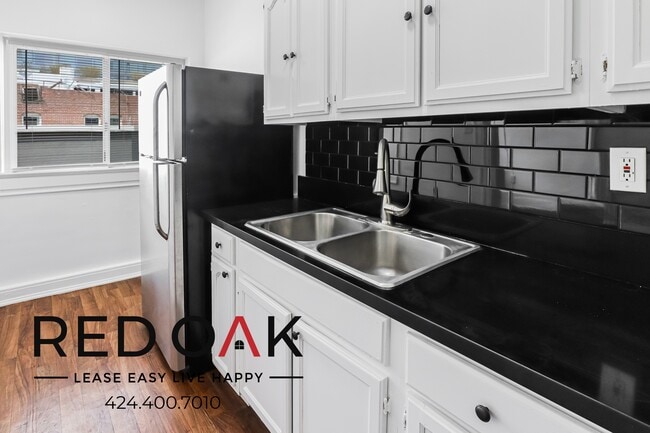 Photo - 687 Shatto Pl Unidad 407