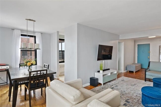 Photo - 2835 Webb Ave Unit 9D