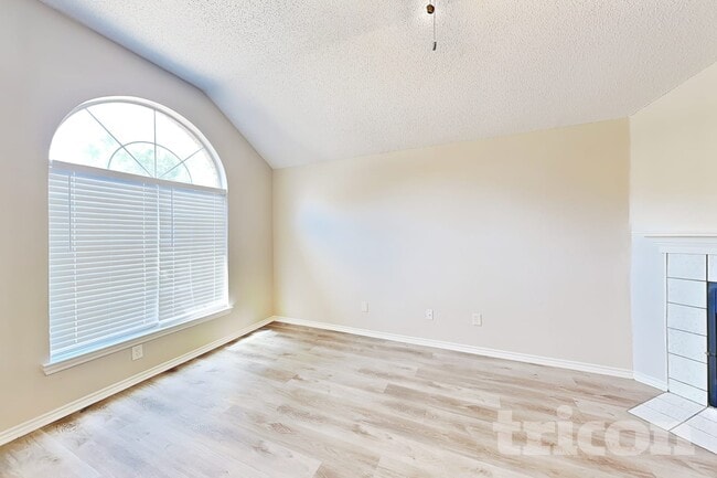 Photo - 2329 Belton Dr