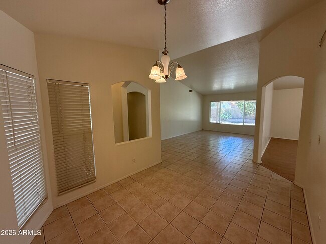 Photo - 505 W Sereno Dr