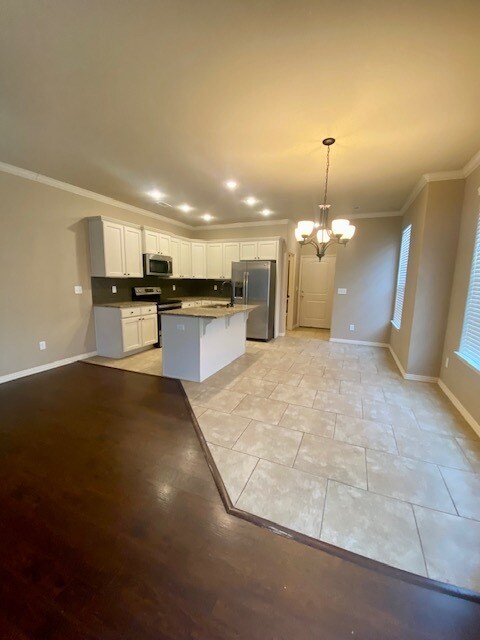 Photo - 1047 N Leverett Ave