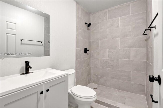 Photo - 2420 NW 6th Ct