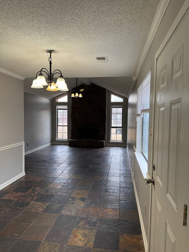 Photo - 204 Morgan Ln