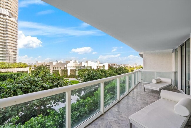 450 Alton Rd Unit 704