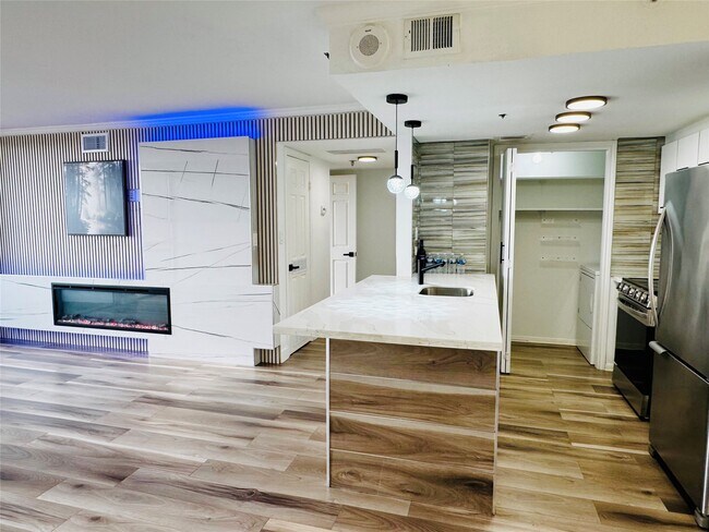 Photo - 3525 Sage Rd Unit 1602