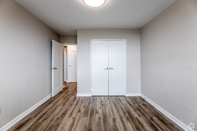 2BR, 1BA - Bedroom
