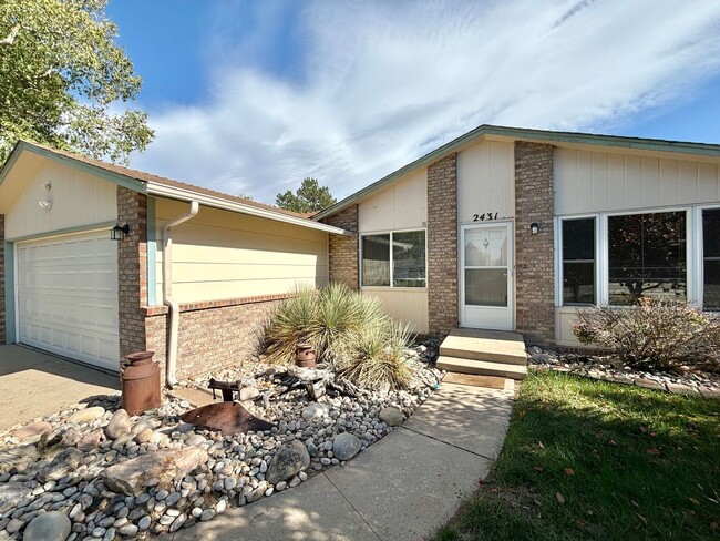 Charming 3 bed, 2 bath Tri-Level Home for ... - Charming 3 bed, 2 bath Tri-Level Home for ...