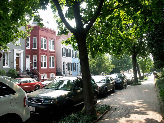 Building Photo - 3118 1/2 Dumbarton St NW Rental