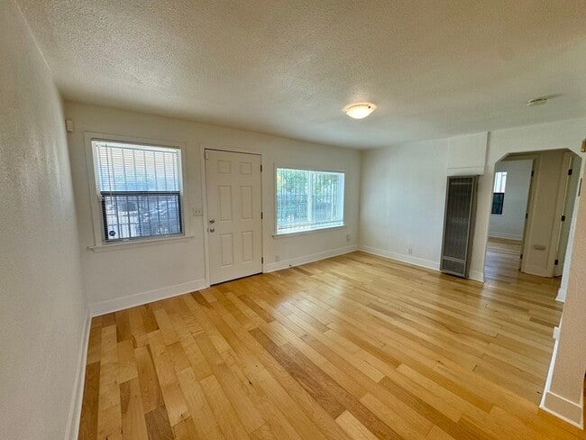 Photo - 2bedroom 1 bath home in Sacramento