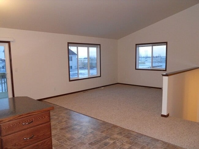 Photo - 959 30th Ave W