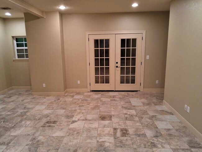 Photo - 305 Hughes Rd Unit #1