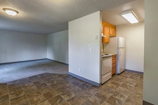 Photo - 855 NE Hill Way