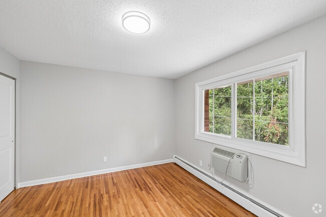 3BR, 1BA - Bedroom