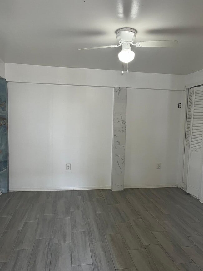 Building Photo - 1629 1st St Unit 101